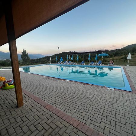 Complex Praga Hotel Gorno Lakocerej Ngoại thất bức ảnh