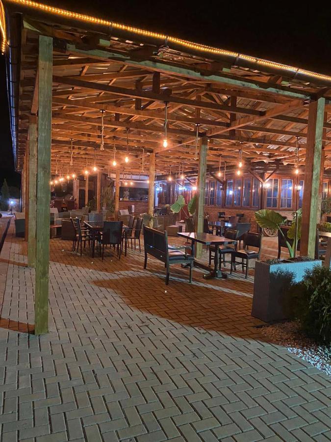 Complex Praga Hotel Gorno Lakocerej Ngoại thất bức ảnh