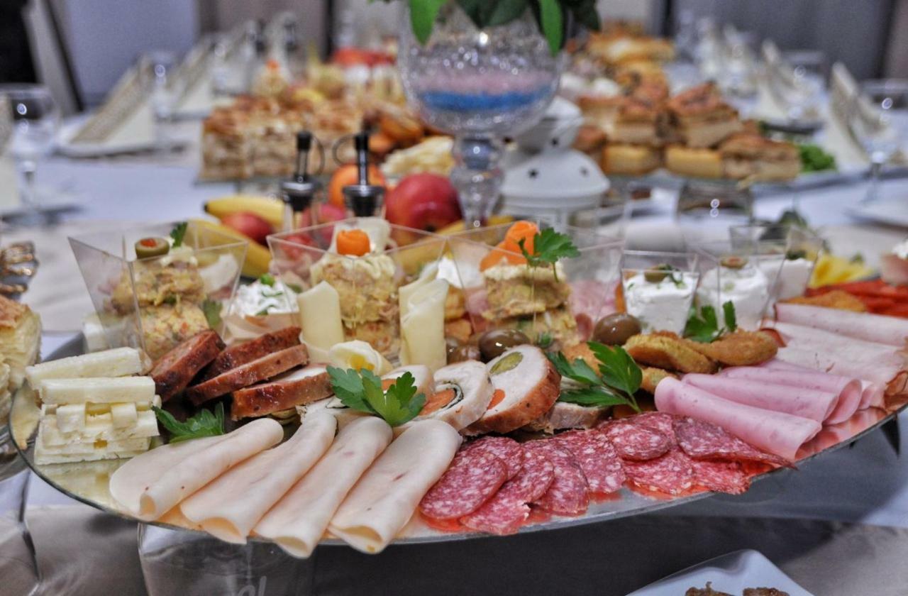 Complex Praga Hotel Gorno Lakocerej Ngoại thất bức ảnh